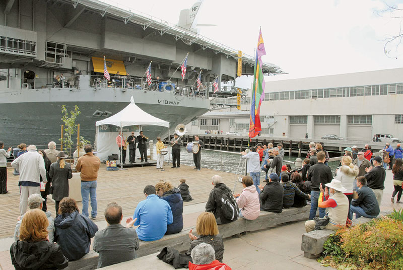 Mile of Music Plays Through the Weather
