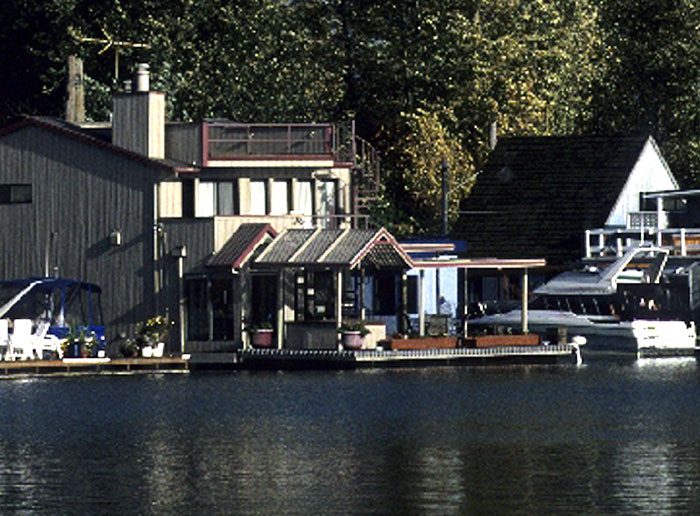 Supreme Court Rules Floating Home Is Not a Boat