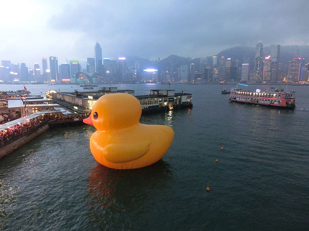 World’s largest rubber duck lost at sea in China