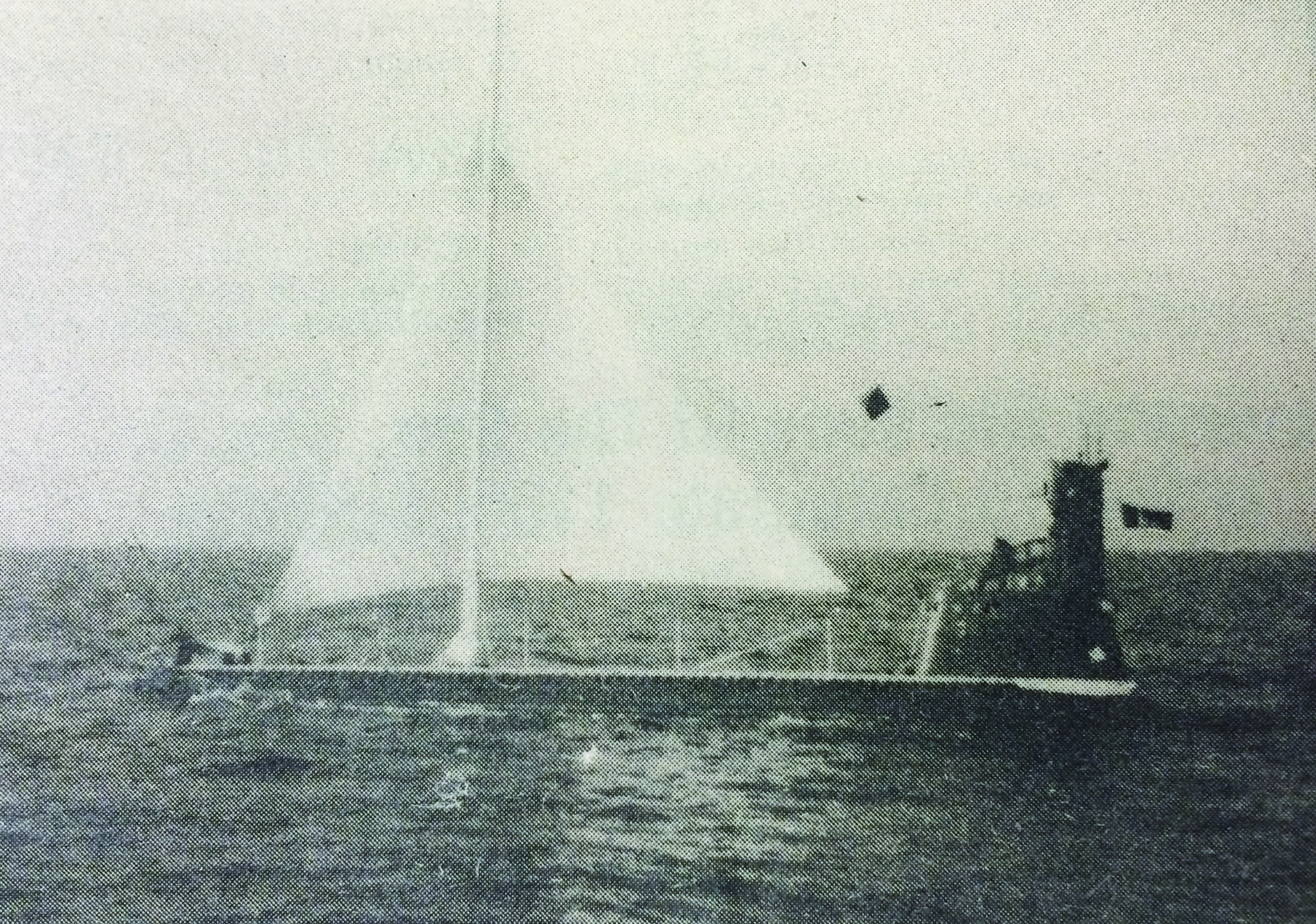 1978: It’s a sub! It’s a sailboat! It’s a …